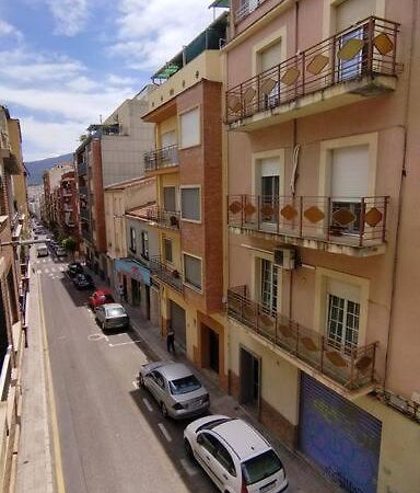 Charming Three Bedroom Apartment In Alcoi Екстер'єр фото